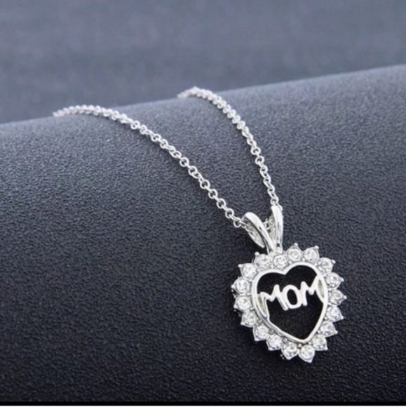 MOM Heart necklace - Picture 3 of 3